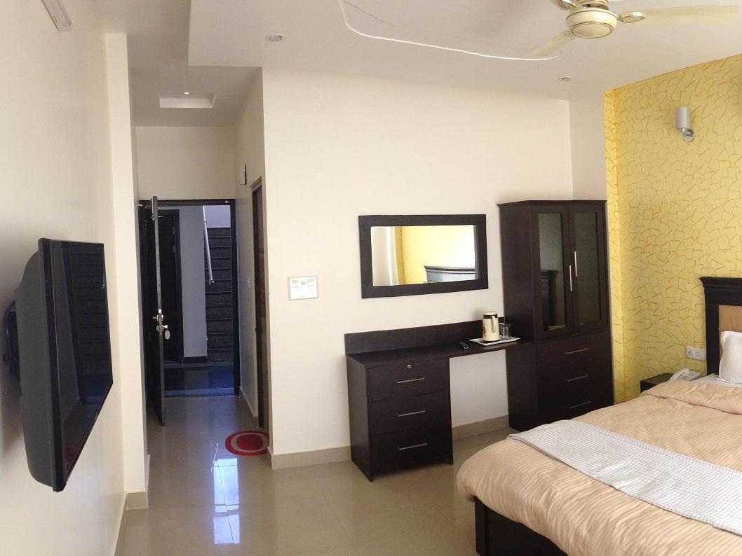 วาชิชธ์ เกสท์เฮาส์ Hotel ริชิเคช ภายนอก รูปภาพ